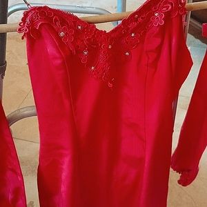 Zum Zum prom cocktail, party,  feeling sexy, crimson red dress with slip sleeves